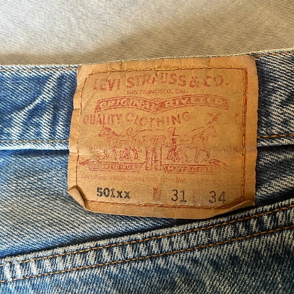 Vintage Levi’s 501xx size 31 tag - modern 27 - Picture 8 of 8